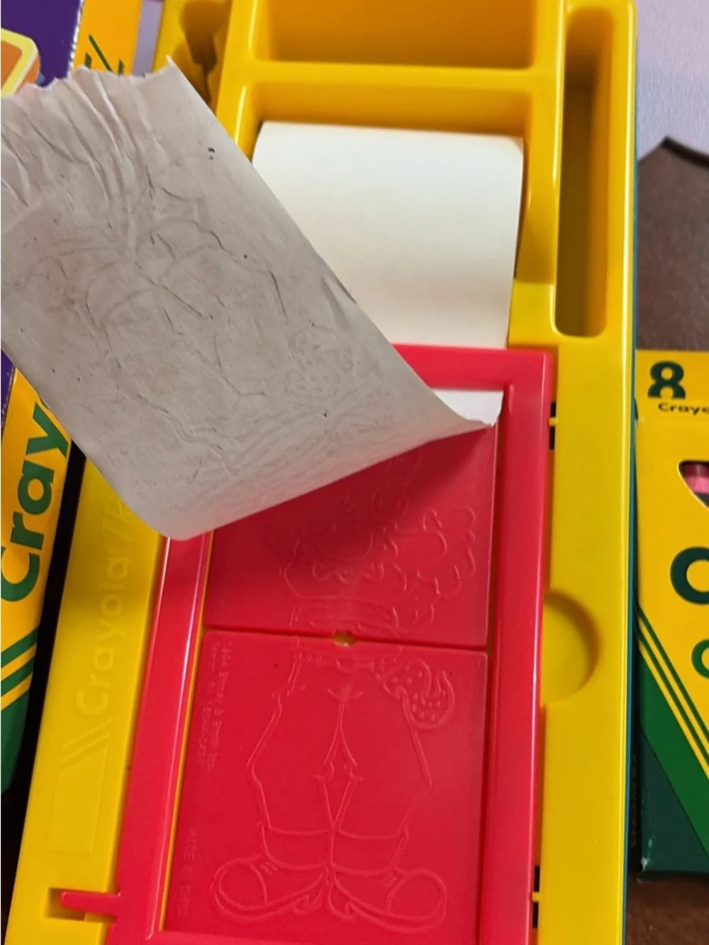 Great condition Vintage Crayola Travel Color ‘n Rub set. Crayons, paper, trays
